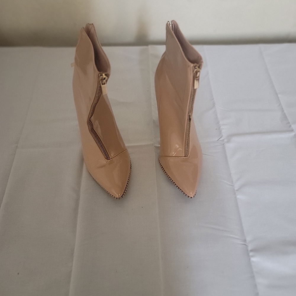 Elegant Nude Zippered Women's Boots